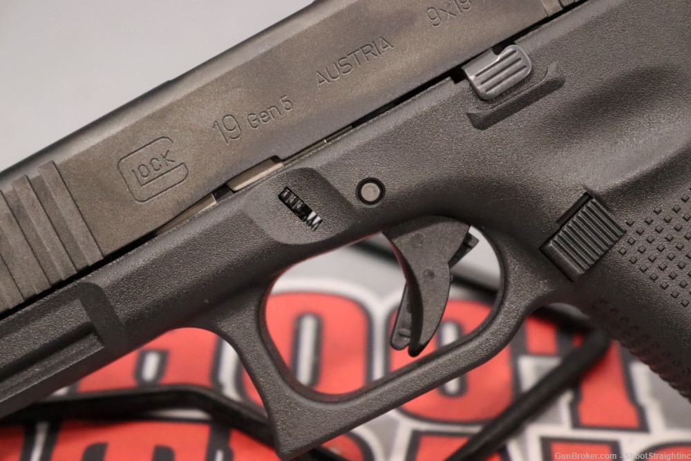 Glock 19 GEN5 9mm 4.01" w/ Box - NEW --img-32