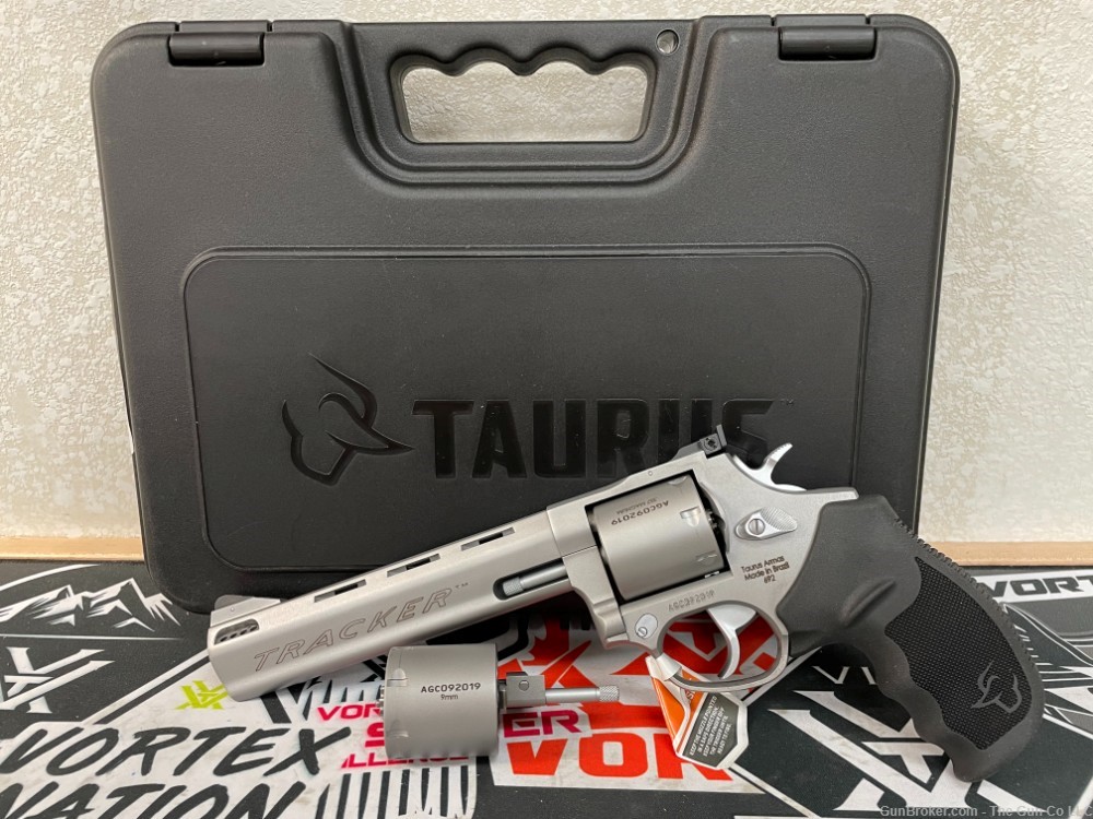 Taurus 2692069 692 9mm, 357 Mag, .38 spl, 6.50" Vent Rib Barrel, 7 Shot-img-1