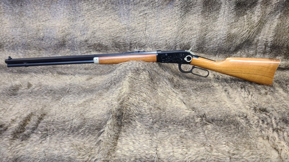 Winchester 94 - Buffalo Bill Commemorative Carbine - .30-30 - 26" Octagonal-img-1