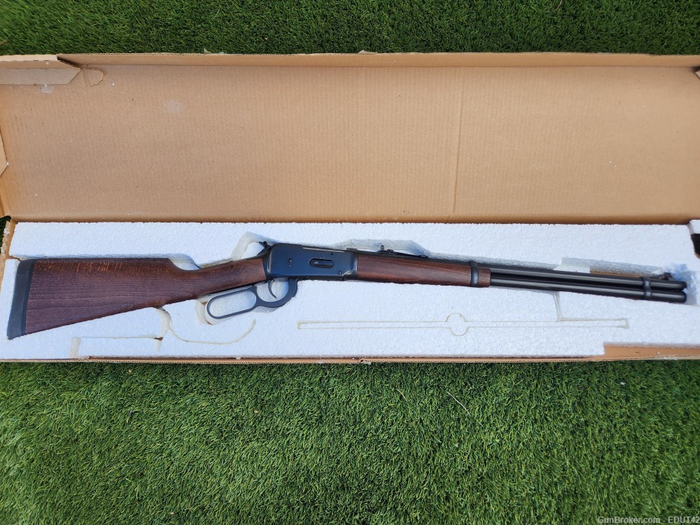 Unfired Winchester Model 94AE Ranger 30-30 Win Lever Action Carbine (1993)-img-1