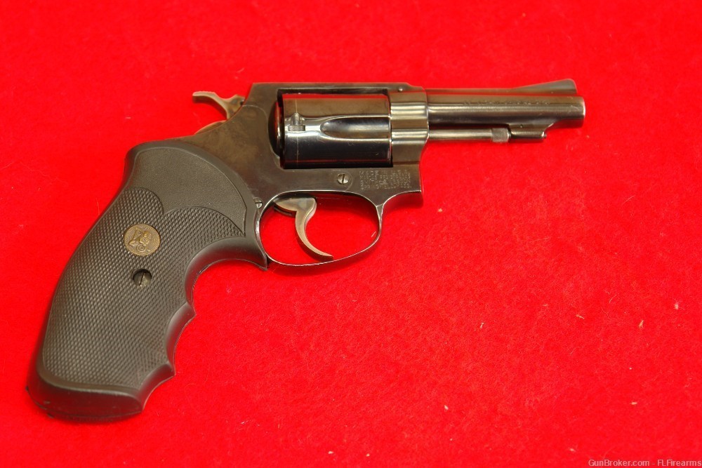Smith & Wesson Model 36 no dash , 38 Special, 3" BBL, Blued, Pachmayr Grips-img-1
