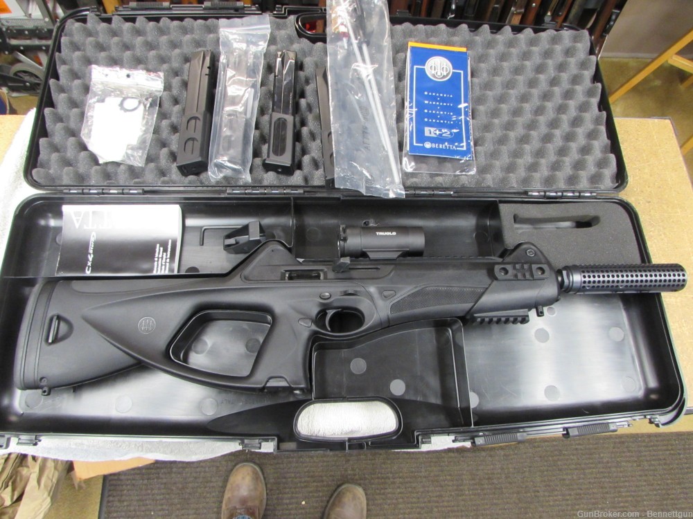 Beretta CX4 Storm 9mm in case with Optic,  Barrel Shroud and 4 30 rd mags-img-1