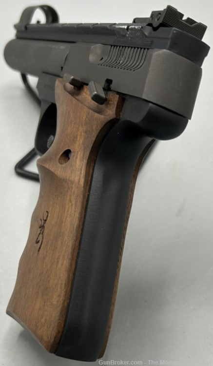 Browning Buck Mark .22 LR 5.5" Semi Auto Target Pistol BuckMark 22LR-img-4