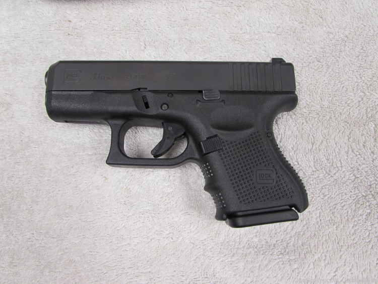Glock G33 Gen4 357 sig in box with accessories-img-2