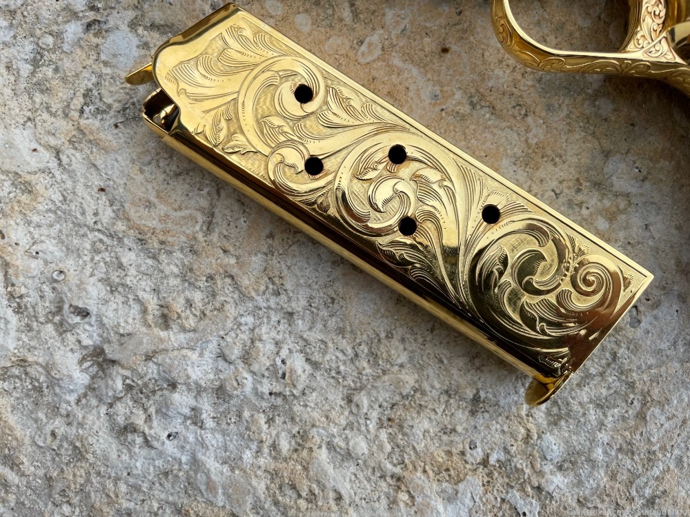 COLT 1911 ENGRAVED 45 ACP 24K GOLD 1of 10-img-8