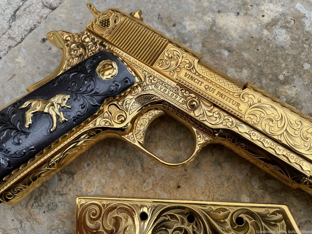 COLT 1911 ENGRAVED 45 ACP 24K GOLD 1of 10-img-14