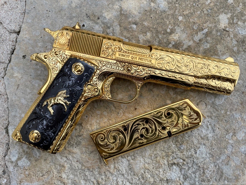 COLT 1911 ENGRAVED 45 ACP 24K GOLD 1of 10-img-9