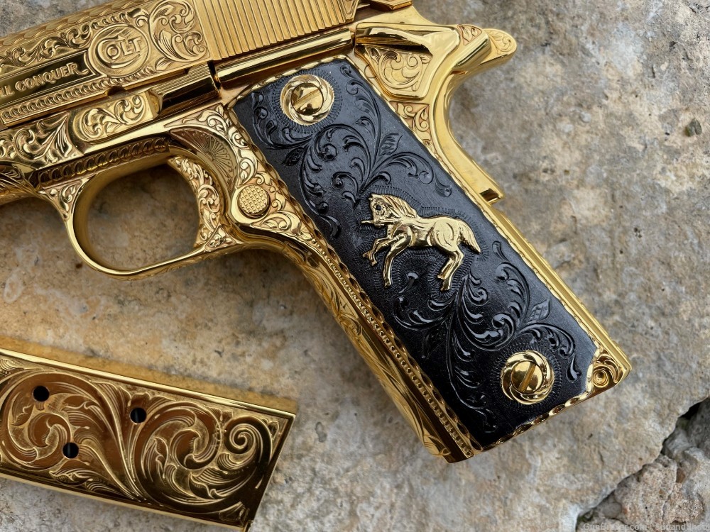 COLT 1911 ENGRAVED 45 ACP 24K GOLD 1of 10-img-2