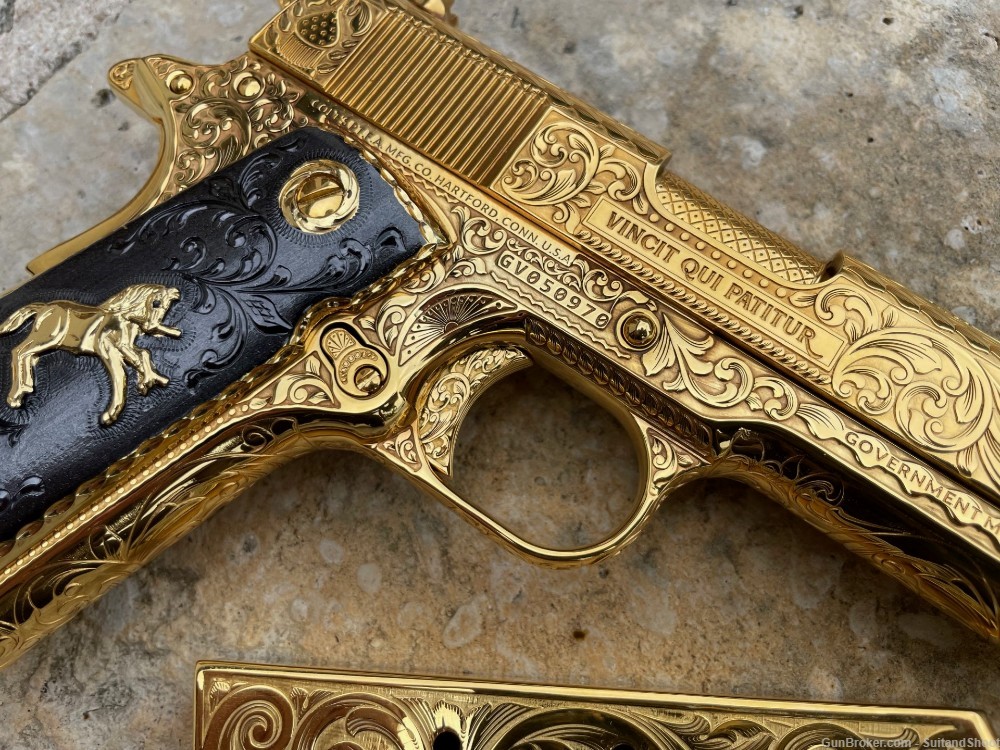COLT 1911 ENGRAVED 45 ACP 24K GOLD 1of 10-img-13