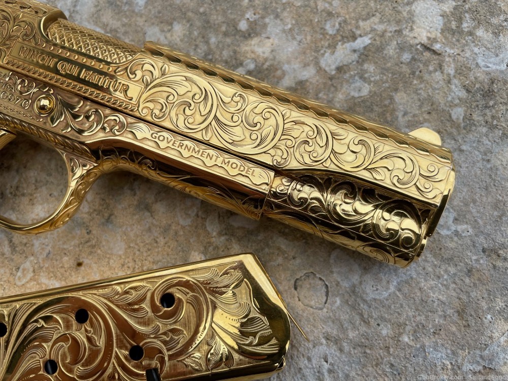 COLT 1911 ENGRAVED 45 ACP 24K GOLD 1of 10-img-15