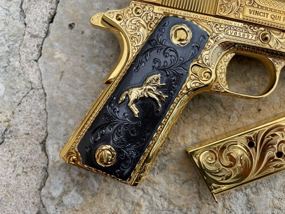 COLT 1911 ENGRAVED 45 ACP 24K GOLD 1of 10-img-10