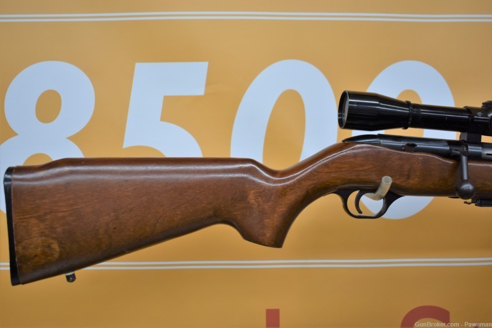Mossberg Model 640T in 22 Mag made 1976 birch stock-img-1
