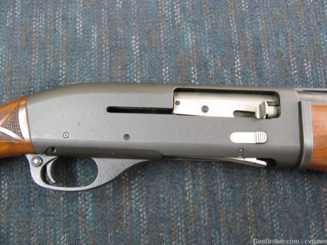 Remington SP10 Magnum 10Ga  30" BBL Walnut Wood Excellent Shape-img-2