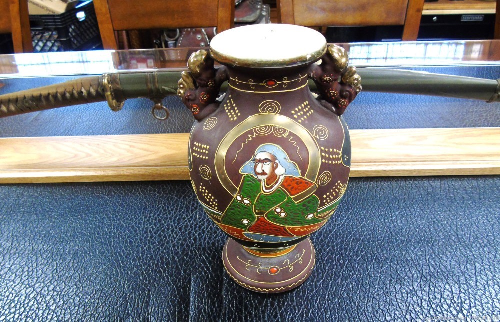 Antique Japanese Satsuma pottery/Vase early 20th Century.-img-0