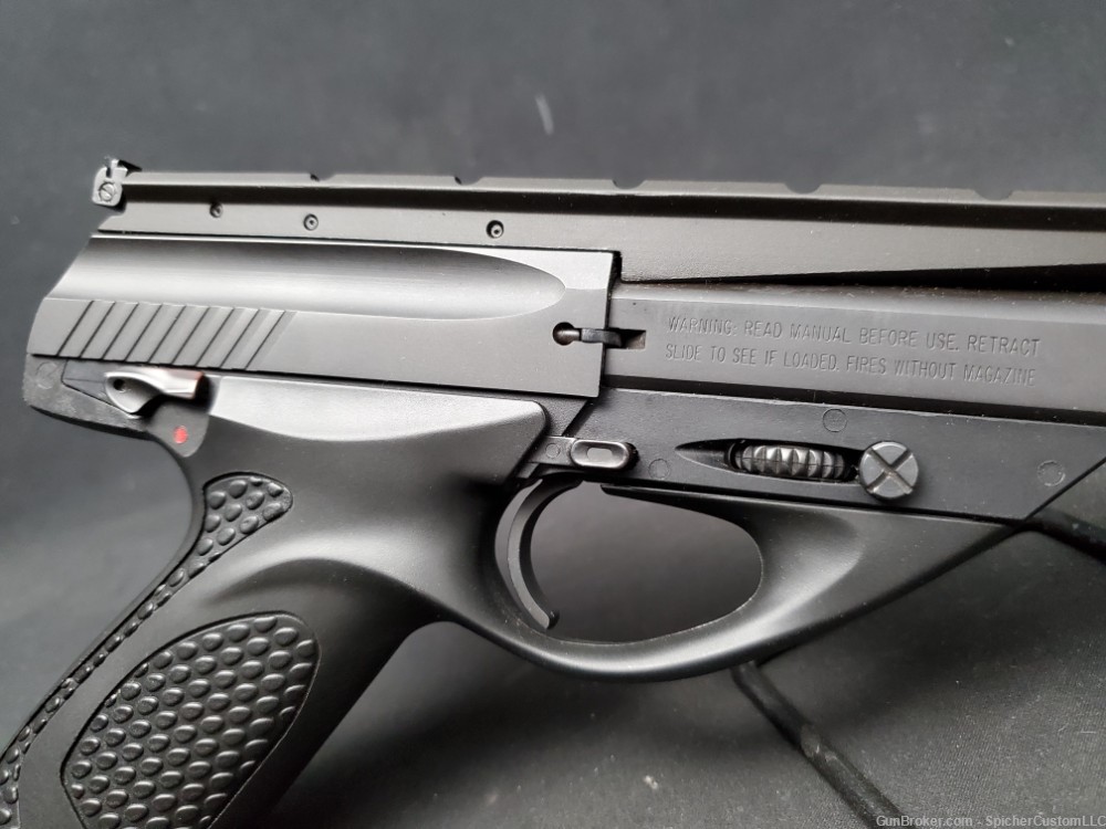 Beretta U22 NEOS .22LR Target Pistol with 2 Magazines, Case, Manual etc-img-3