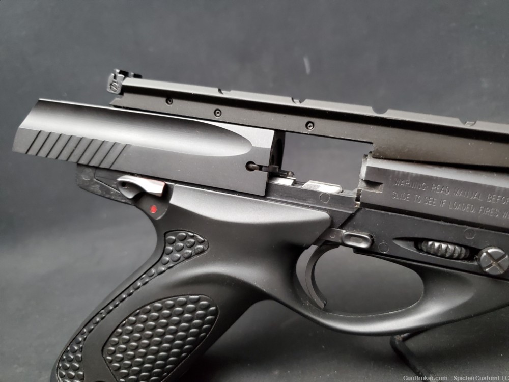 Beretta U22 NEOS .22LR Target Pistol with 2 Magazines, Case, Manual etc-img-5