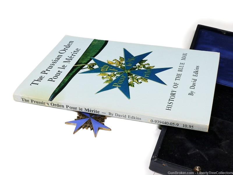 German BLUE MAX Merit Award Post War and Historical Book-img-8