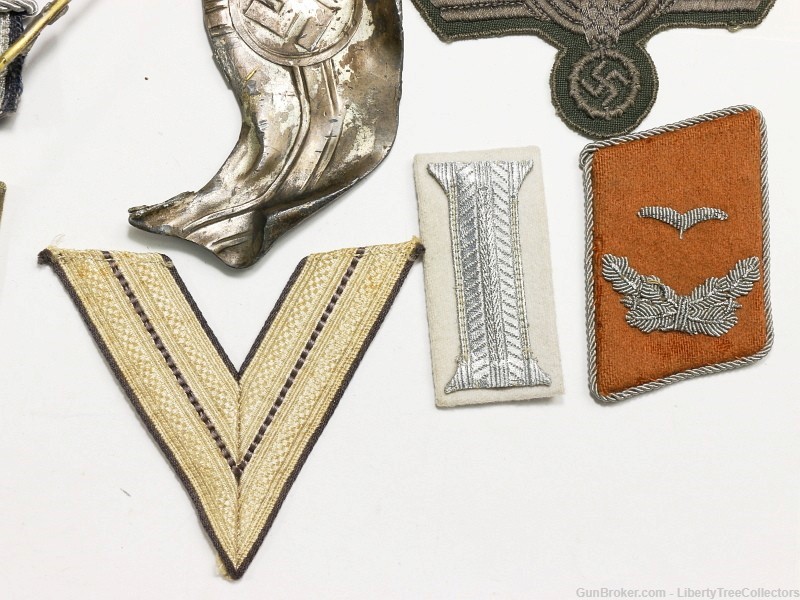 German WW2 Insignia and Table Flag Lot-img-1