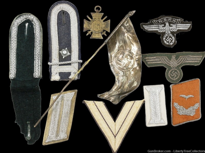 German WW2 Insignia and Table Flag Lot-img-0