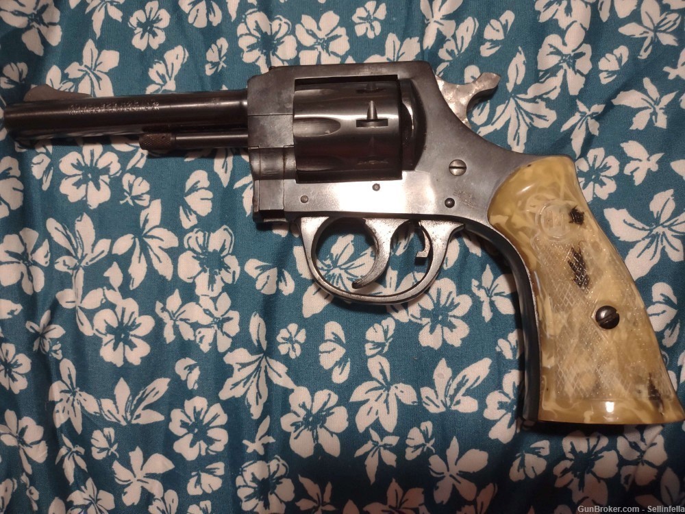 H&R 929 .22LR Revolver 4" 9 Round Cylinder 1956 (S)-img-0