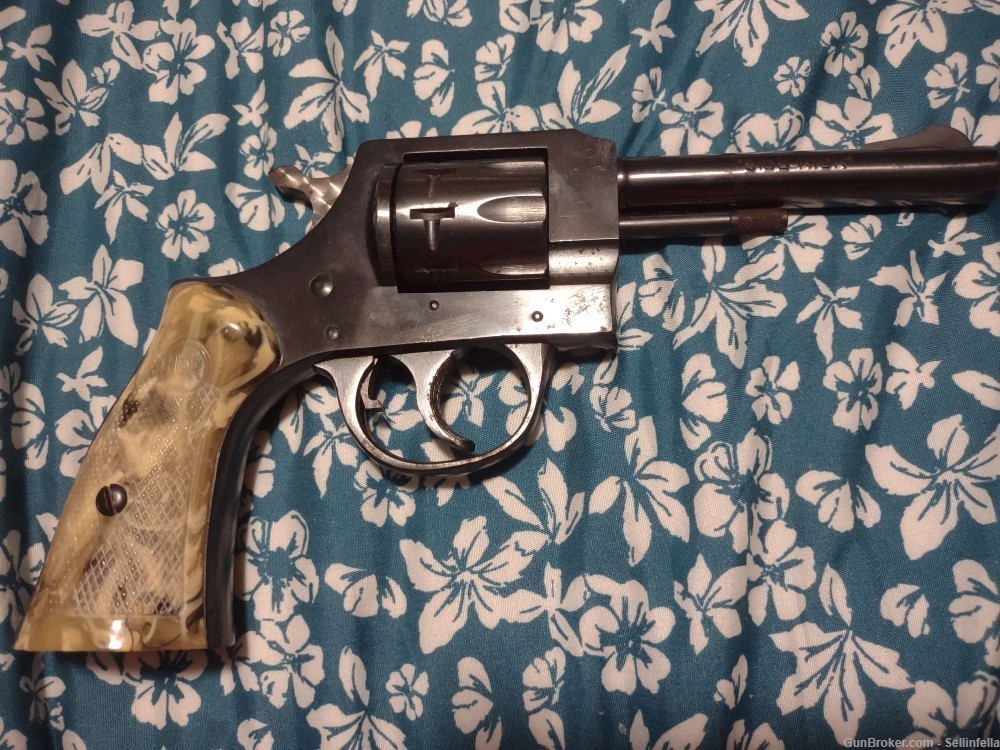 H&R 929 .22LR Revolver 4" 9 Round Cylinder 1956 (S)-img-1