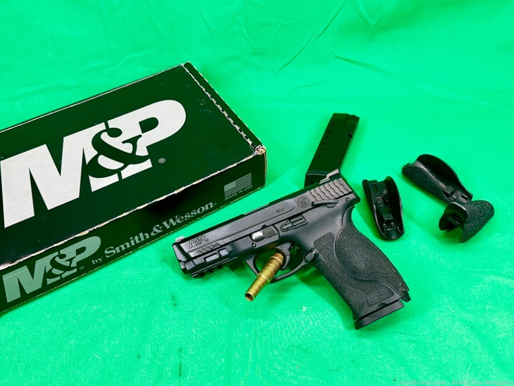 Smith and Wesson M&P 40 S&W 2.0 in box 2-15rd w/ Thumb Safety-img-0