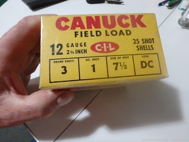 FULL 12 GA CIL CANUCK RED SHELL BOX NO 7-1/2-img-1