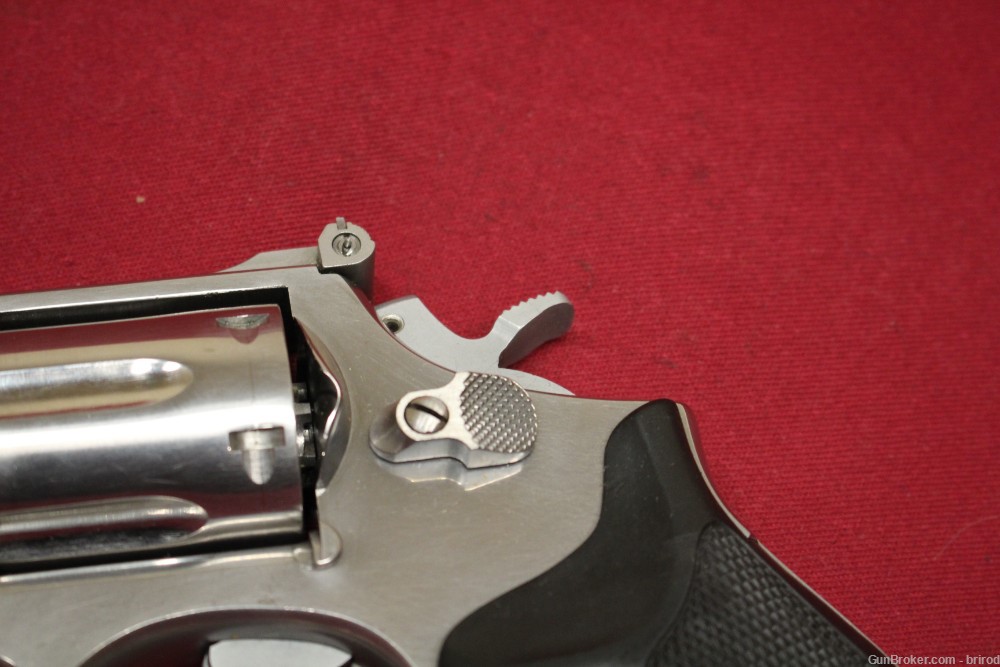 Smith and Wesson Model 67 .38spl 4" Stainless Revolver - 1st Year - 1972-img-9