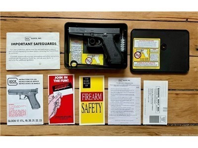 Glock 17 GEN 2 - 9mm Pistol - PRE BAN Mfg 1993 w/ PRE BAN Magazine!