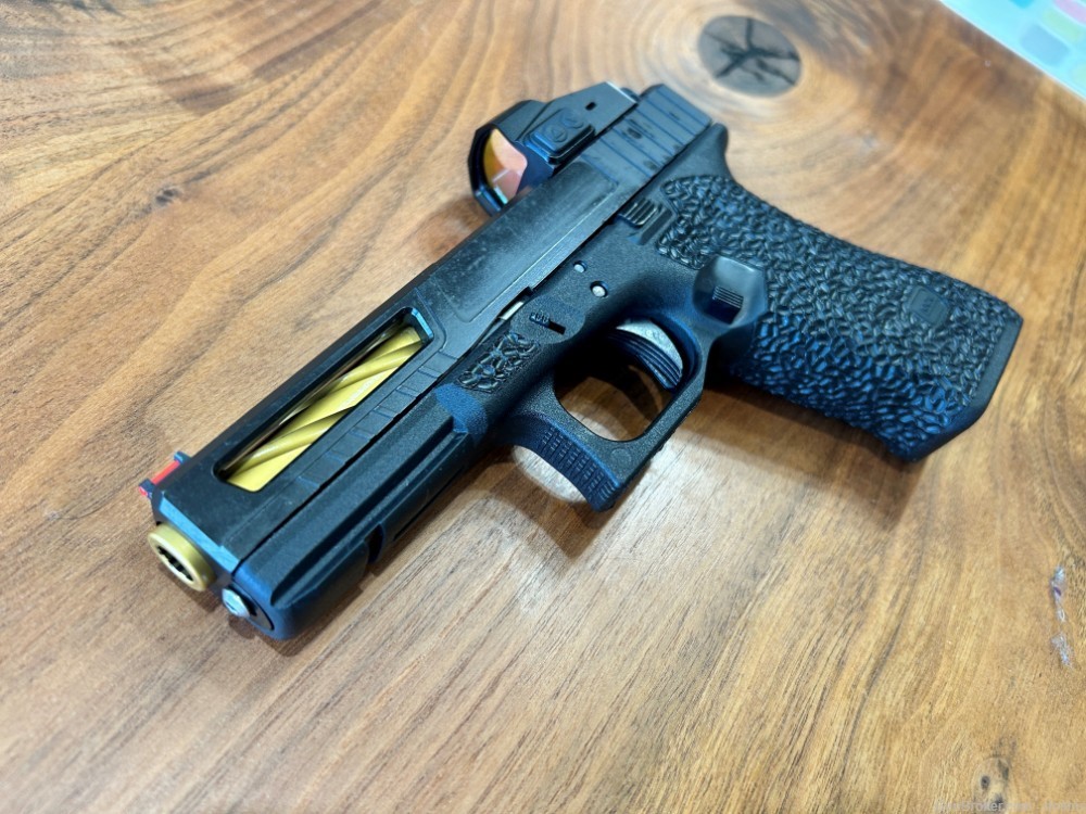 Custom Glock 17 with optic-img-3