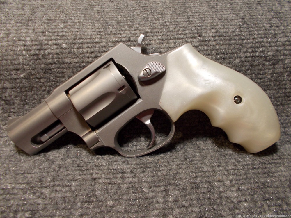 Custom Smooth Grips Taurus Small Frame Revolvers 85, 605, 856 Pearl White-img-0