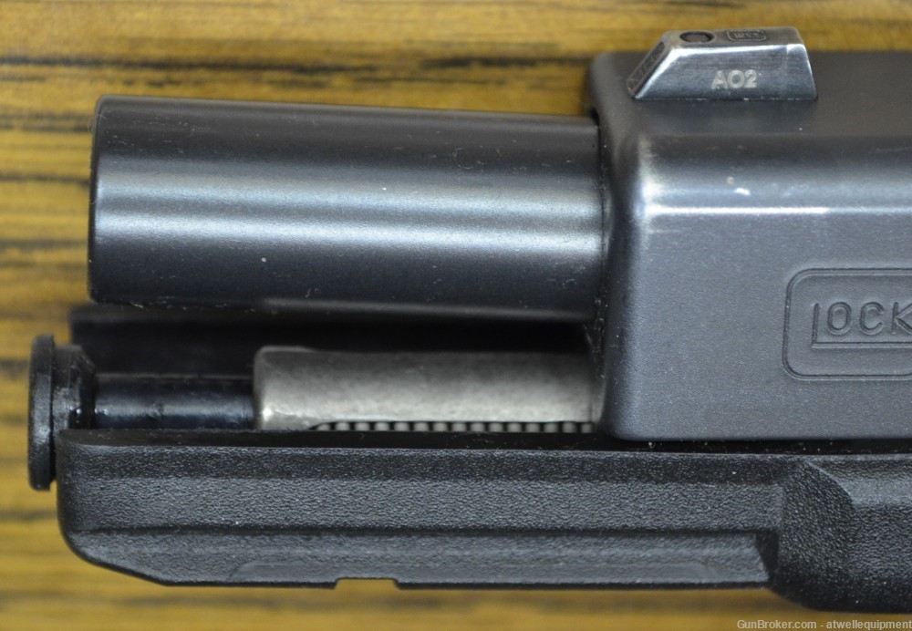 Glock 22 Gen 4 .40 Cal Semi Auto Pistol-img-6