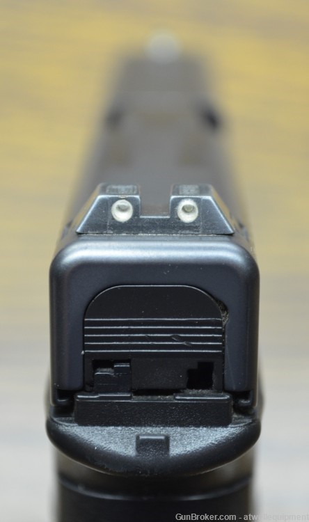 Glock 22 Gen 4 .40 Cal Semi Auto Pistol-img-8
