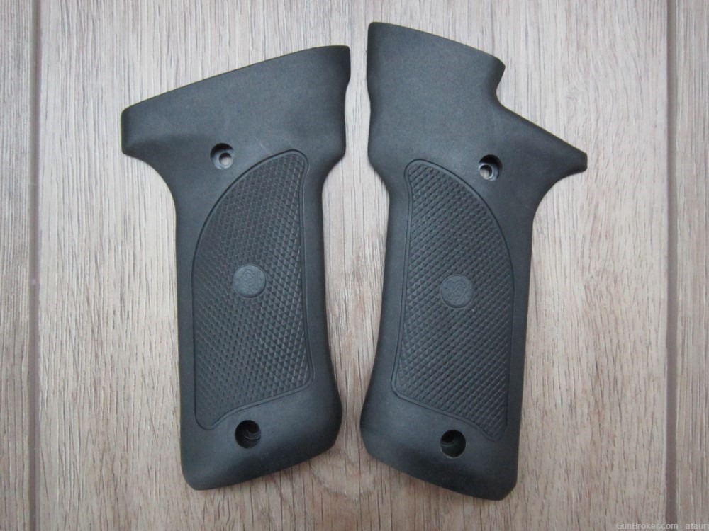 S&W 422 622 2206 Grips Factory Checkered Black Polymer Grips Smith Wesson-img-0
