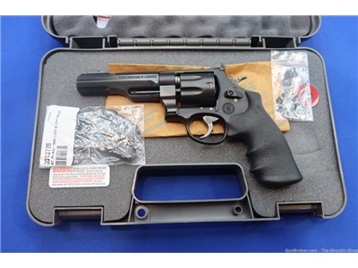 Smith & Wesson PERFORMANCE CENTER S&W Model 327 R8 Revolver 357MAG 8RD M327