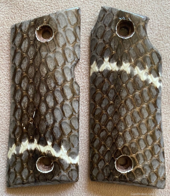 Genuine Indian Cobra Skin Grips for Colt Mustang GRIPS ONLY-img-4