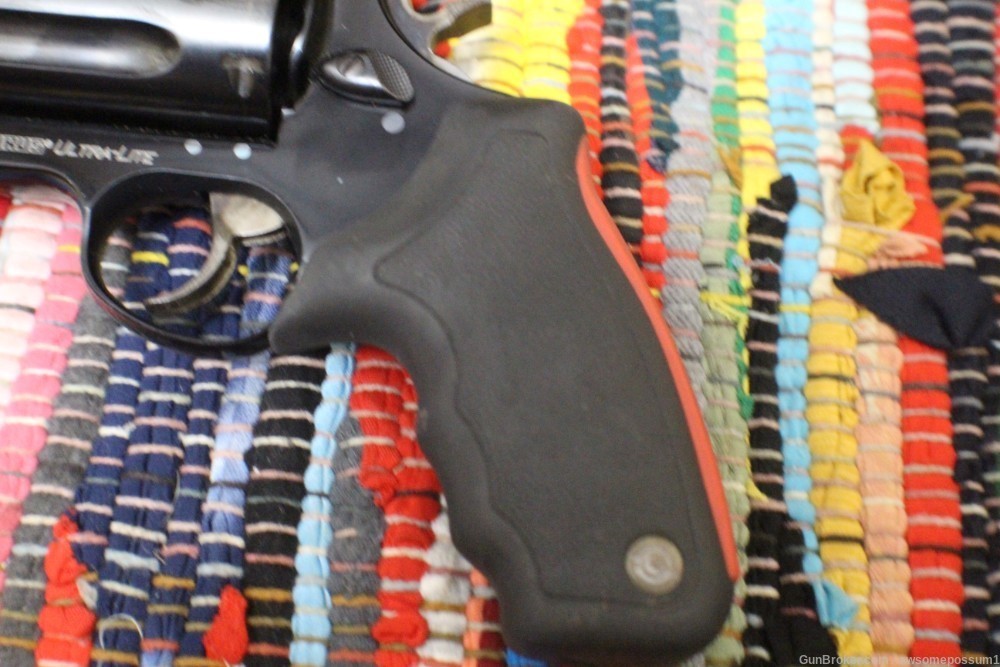 Taurus 513 Ultralite Raging Judge 3" 45LC/410GA 7 shot revolver-img-3