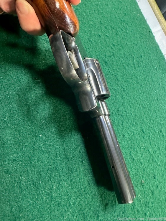 Smith and Wesson 586 - No Dash, 4" barrel, .357 Mag, NICE wood grips-img-3