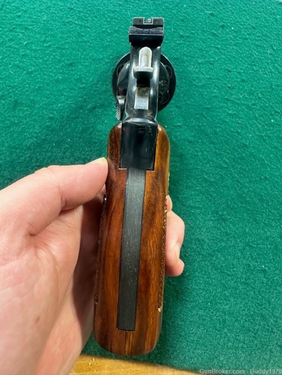 Smith and Wesson 586 - No Dash, 4" barrel, .357 Mag, NICE wood grips-img-4