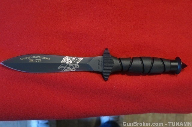 U.S. Army ARMY11 Fixed Blade Knife with Bone Crusher Pommel, Black Coated-img-4