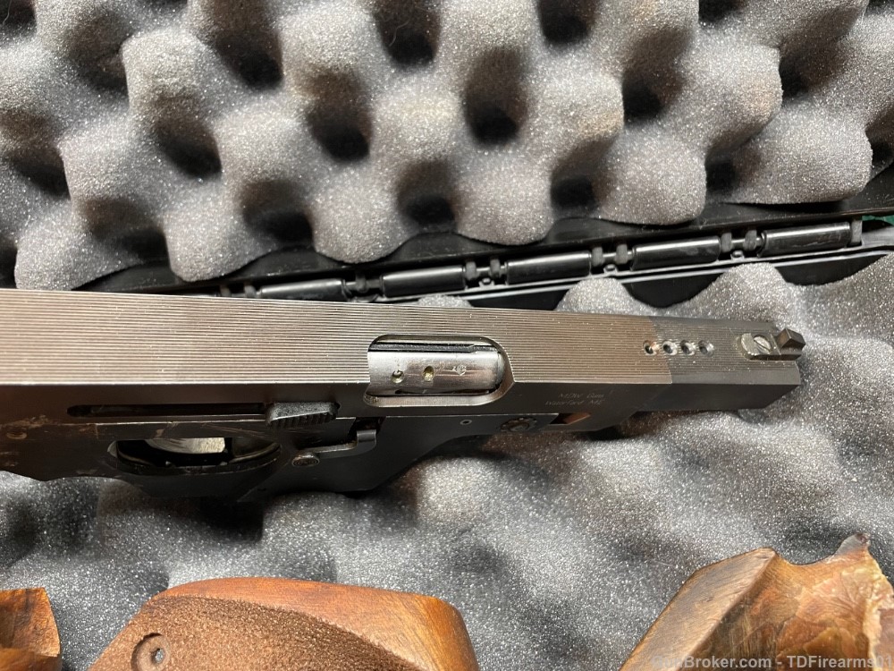 Carl Walther OSP Olympic Target pistol .22 short broken w/ 2 grips -img-4