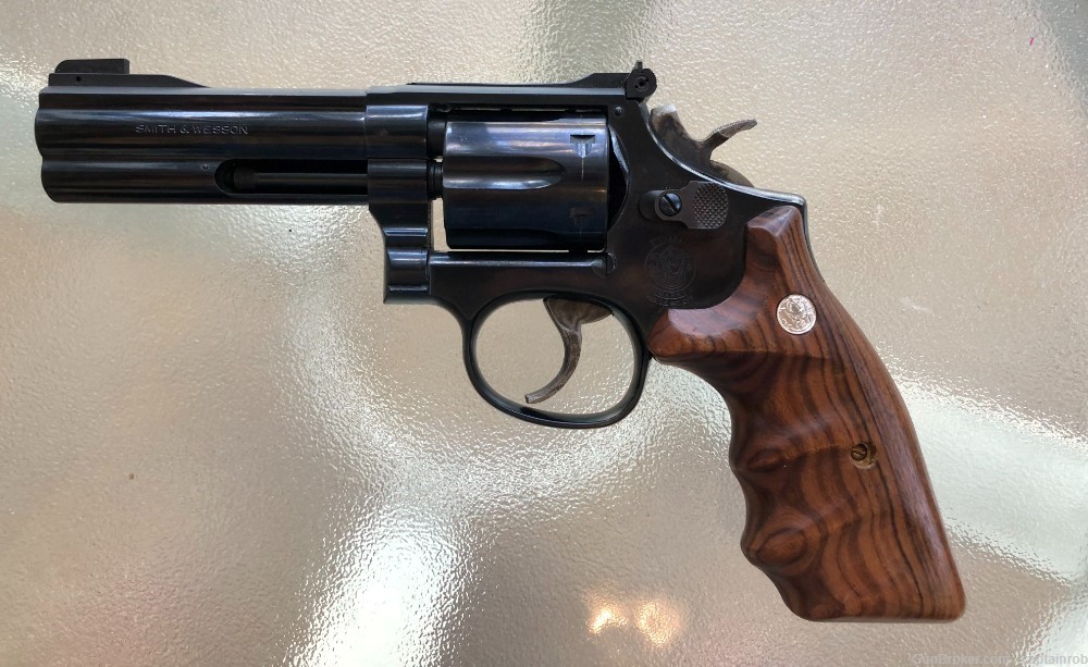 Smith and Wesson Model 17-7-img-1