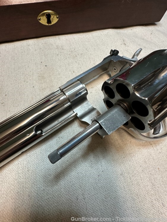 LIMITED EDITION S&W MODEL 629-3 MAGNA CLASSIC REVOLVER, 44 MAG, 1 OF 3000 -img-27