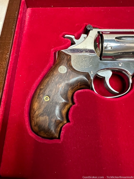 LIMITED EDITION S&W MODEL 629-3 MAGNA CLASSIC REVOLVER, 44 MAG, 1 OF 3000 -img-2