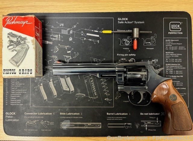 Dan Wesson 22 Revolver-img-1