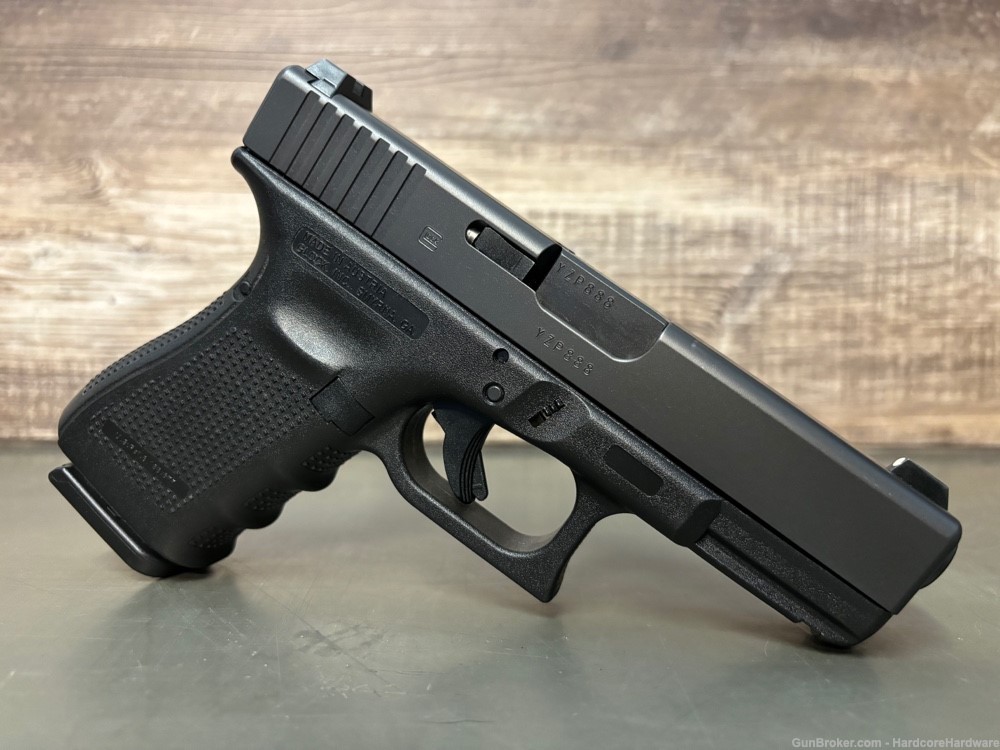 Glock 19 (Gen 4) PD dept/agency trade-in... great condition!-img-1