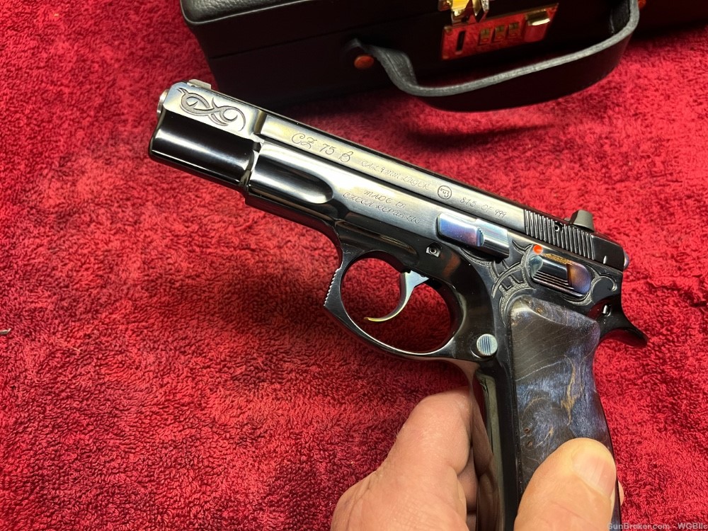 CZ 75b 40th Anniversary - NEW OLD STOCK - 100% PERFECT - 75-img-41