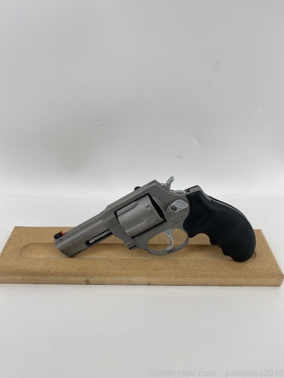 Taurus 856 .38 SPL Revolver-img-0