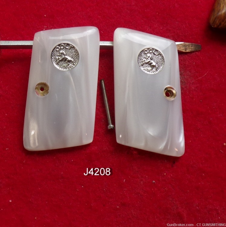  Kirinite White Pearl Grips w/Silver Mdlns for Colt 1908 Pocket Models-img-0