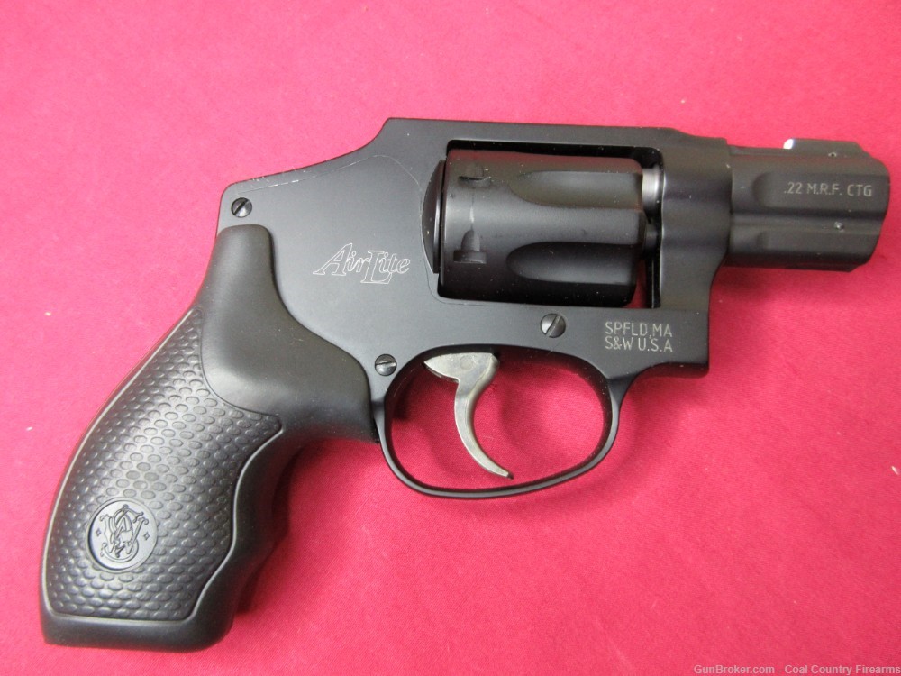 SMITH & WESSON MODEL 351C  22 MAGNUM IN BOX-img-4